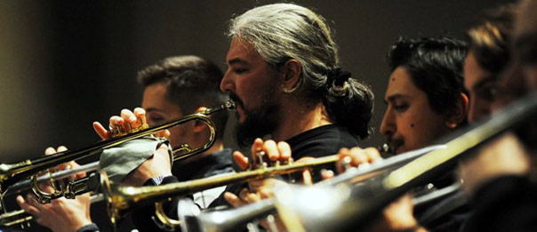 Saint Louis Big Band dal vivo con il sax di Iñaki Askunze all'Elegance Cafè a Roma
